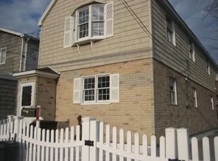 15 Van Brunt Rd, Broad Channel, NY 11693