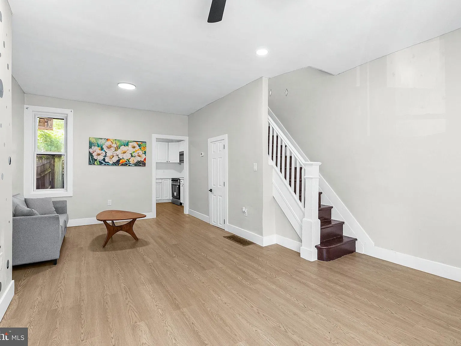 3 bed, 1.5 bath, 1080 sqft, $1,850 — Photo 2