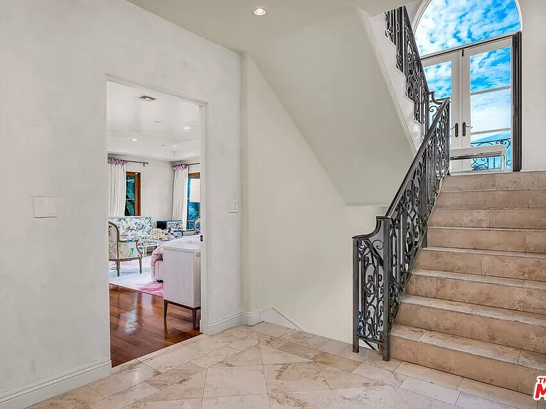 3110 Benedict Canyon Dr — Photo 23