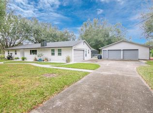 1029 Meadowood Dr, Lakeland, FL 33809