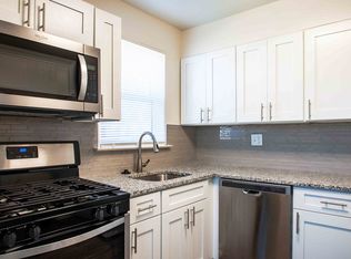 Camp Hill Plaza Apartment Homes, Camp Hill, PA 17011