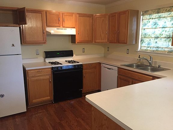 2nd image of 125 Sylvan Ave