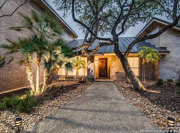 3rd image of 12533 Elm Country Ln