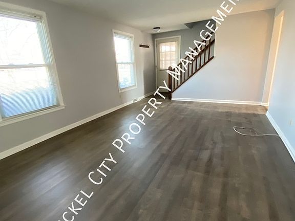 3rd image of 281 Kaymar Dr