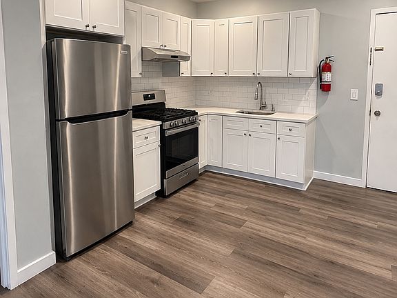 3rd image of 229 Rosa Parks Blvd #1