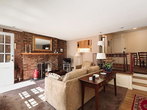 2nd image of 152 W 77th St APT 4