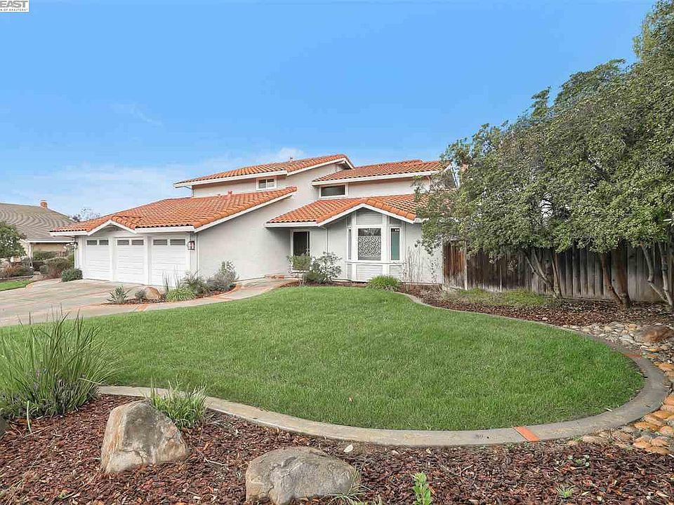 1st image of 3271 Meadowlands Ln