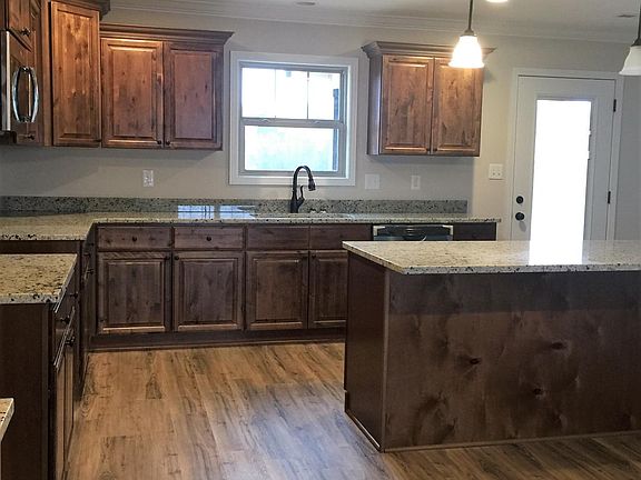 4th image of 207 Montgomery Farms Dr