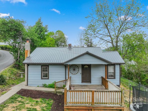 82 Lincoln Park Rd, Burnsville, NC 28714
