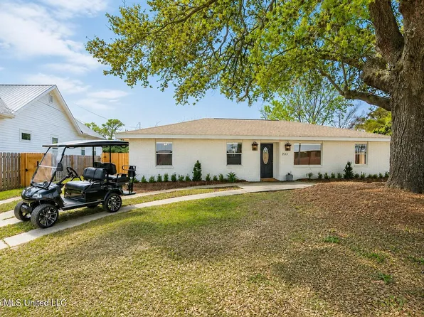 126 Bookter St, Bay Saint Louis, MS 39520
