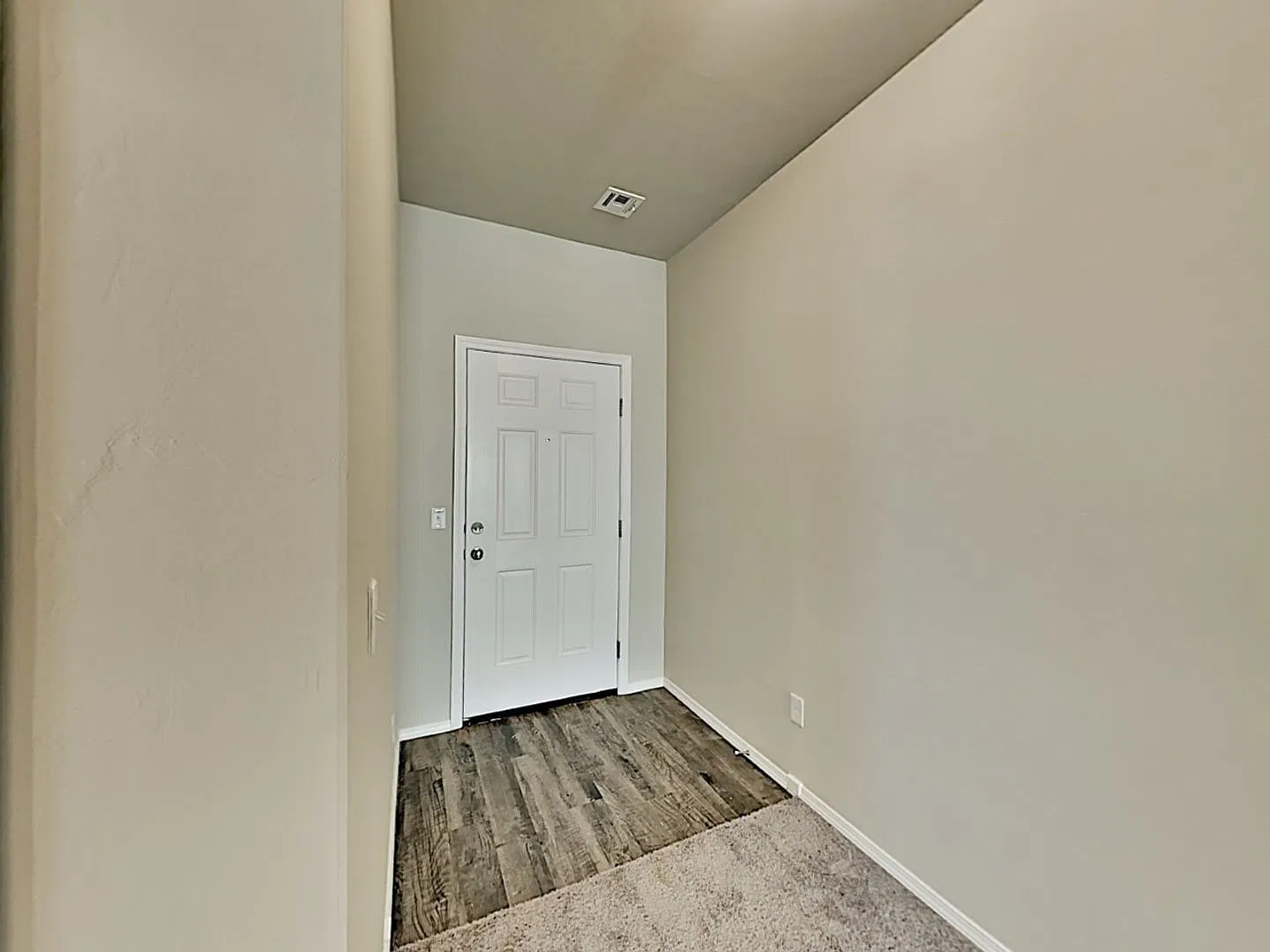 Fantastic 3 Bedroom 2 Bath Home in Mustang School District! — Photo 4