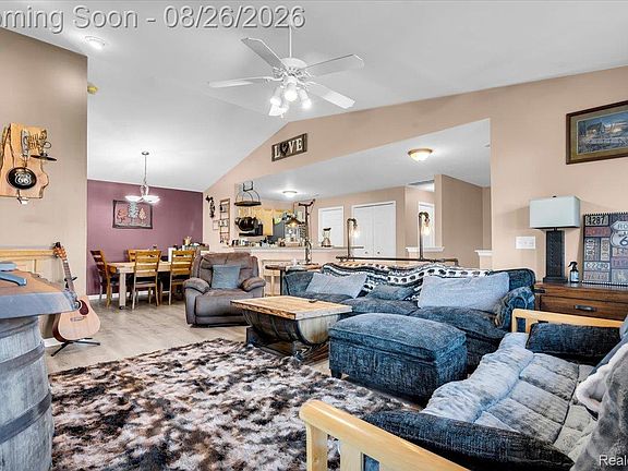 4th image of 51677 Hale Ln #122