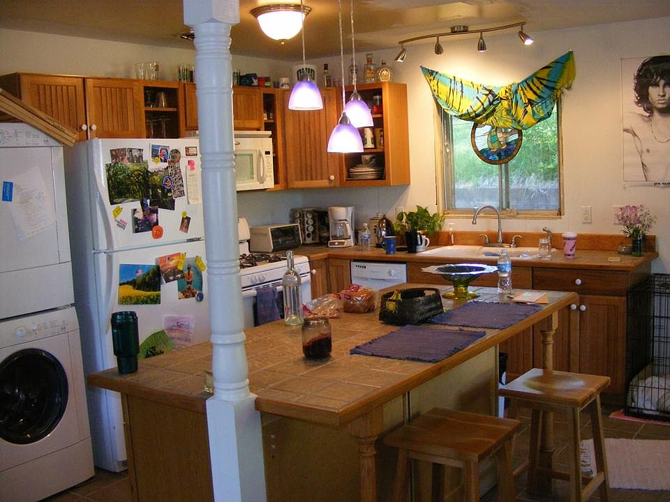 1st image of 15 Elizabeth Dr