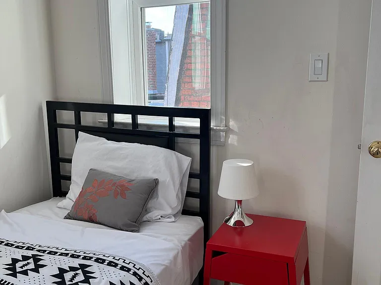 Level 3
Bedroom 3
YOU CAN HAVE 2 TWIN BEDS OR 1 QUEEN BED