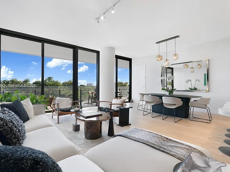 8701 Collins Ave #404 — Photo 5