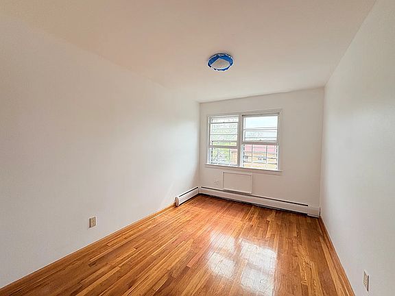 4th image of 47-26 Parsons Blvd #3