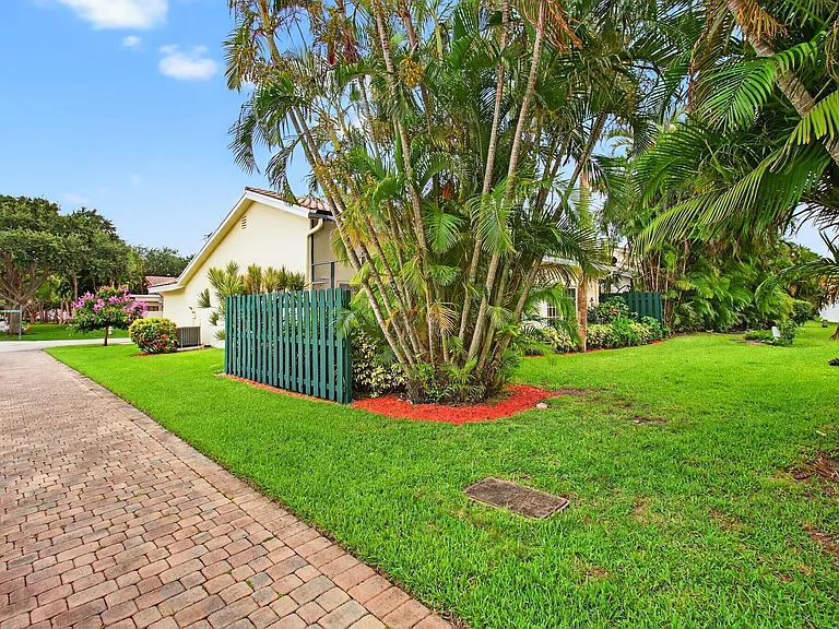 6105 Via Laguna Ln — Photo 61