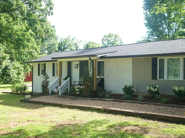 9062 E 40th Rd, Bon Aqua, TN 37025