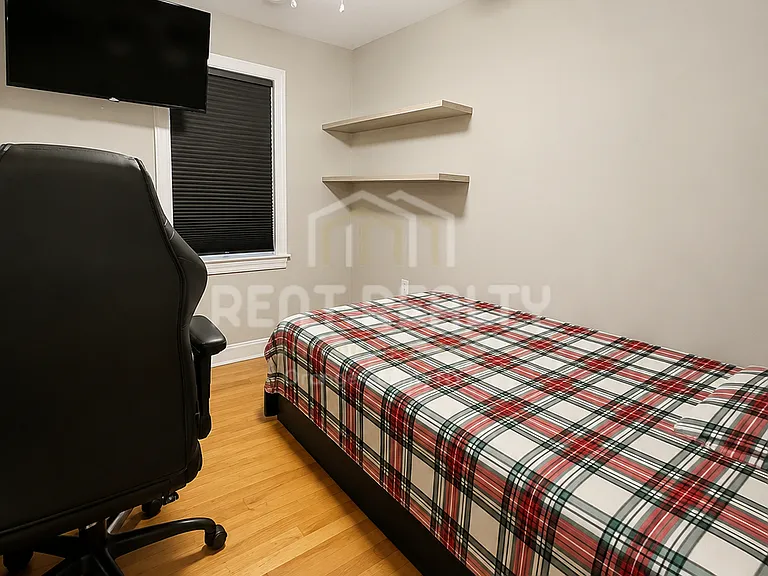 72 Franklin Ave — Photo 7