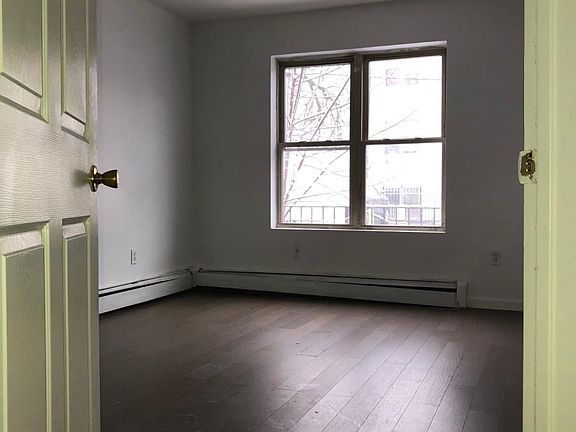 3rd image of 517 Milford St #1