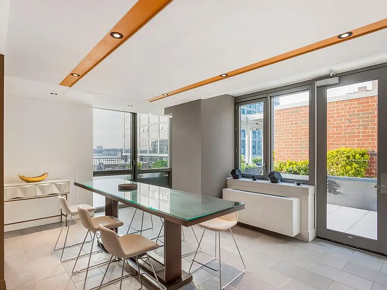 Resident lounge with co-working space