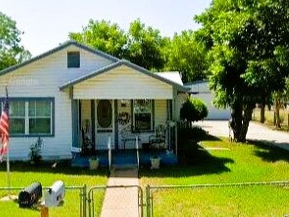 2nd image of 1206 PLUM ST