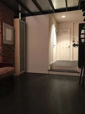 Sold by R New York | media 10
