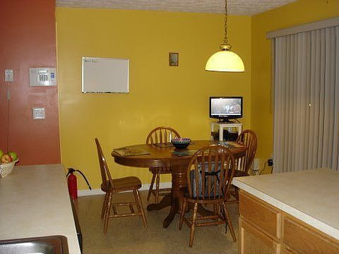 Kitchen/Breakfast Area