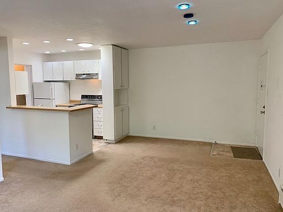 5th image of 105 Piccadilly Pl APT E