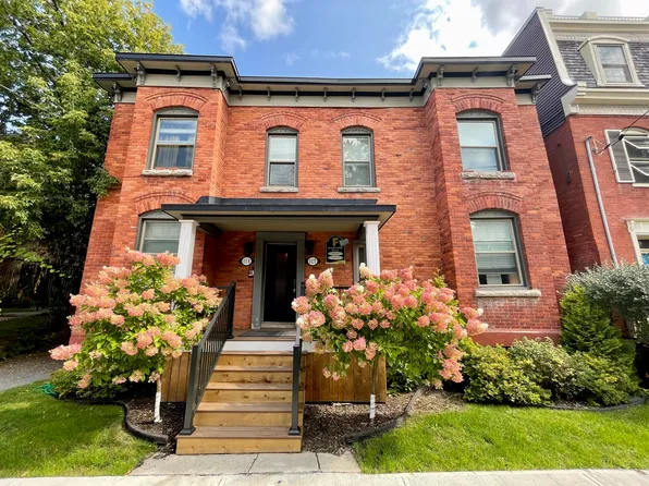 115 Cartier St #2, Ottawa, ON K2P 1K6
