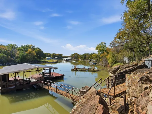 302 Kennon Cir, Palo Pinto, TX 76484