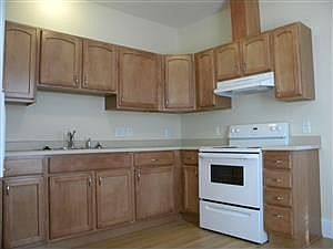 3rd image of 817-819 Bellows Ave
