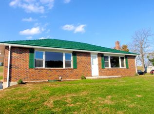 253 Sweet Arrow Lake Rd, Pine Grove, PA 17963