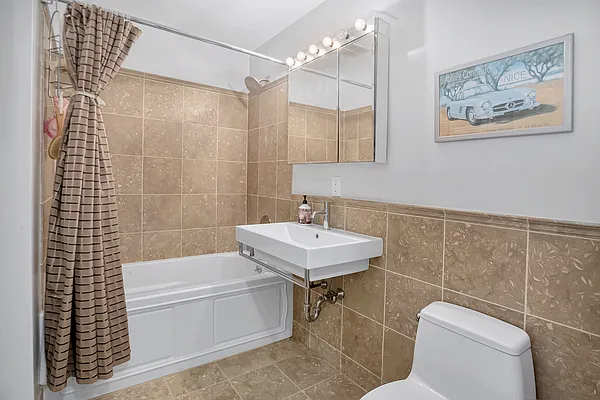 Sold by Isen & Company : Real Estate Advisors | media 8