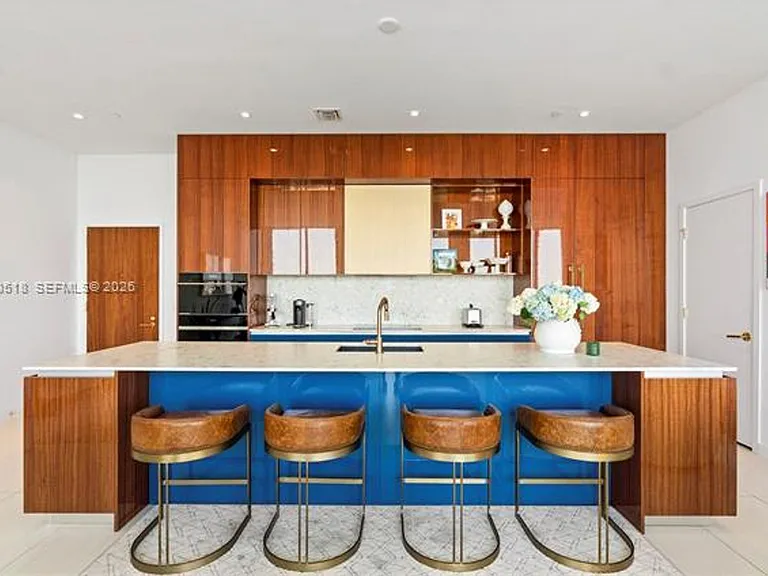 2678 Tigertail Ave #Penthouse CU-4 — Photo 4