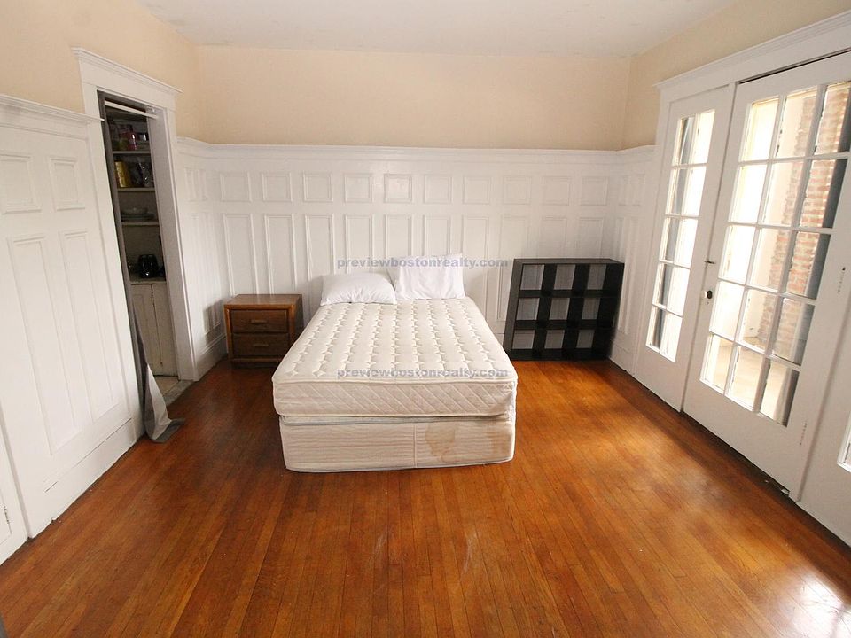 2nd image of 221 Chestnut Hill Ave #L2
