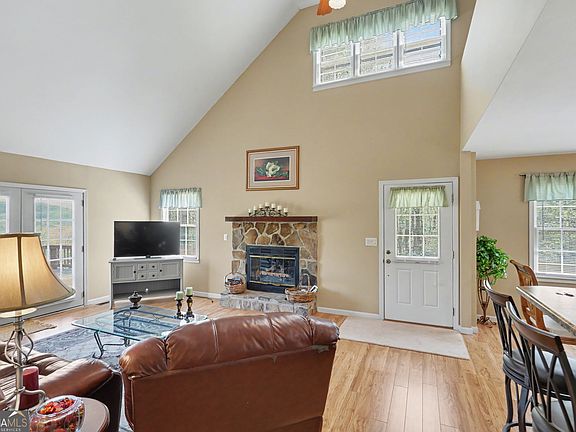 29th image of 542 Eastern Cross Ln