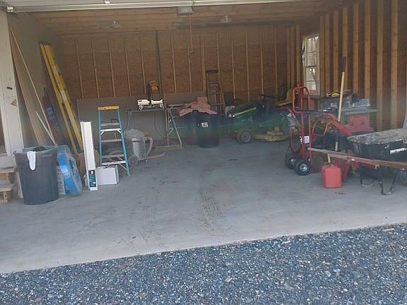 3rd image of 303 E New Market St