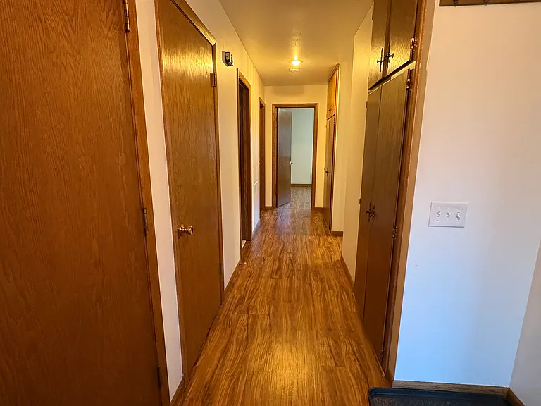 3102 Churchill Dr — Photo 8