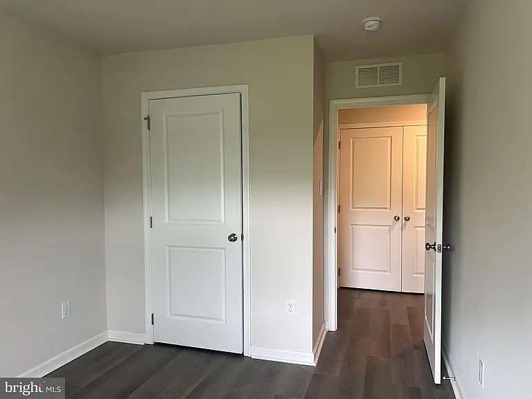 106 Sickler Ct — Photo 11