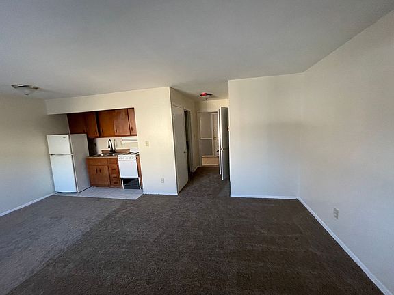 5th image of 1570 Woodman Dr #106