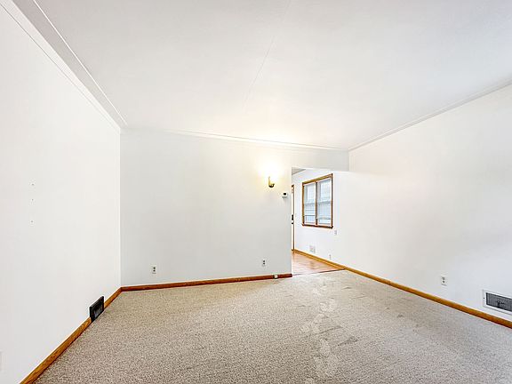 3rd image of 4541 Bloomington Ave