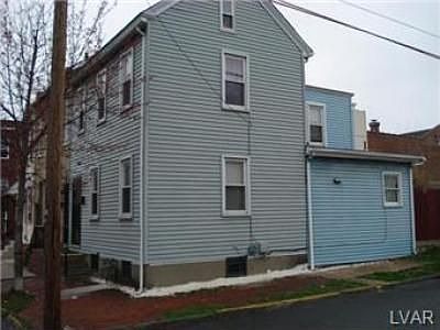 2nd image of 822 W Allen St