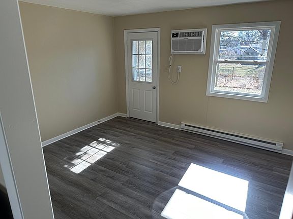 3rd image of 410 N Washington St