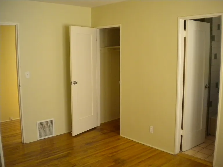 1217 E Cota St #A — Photo 10