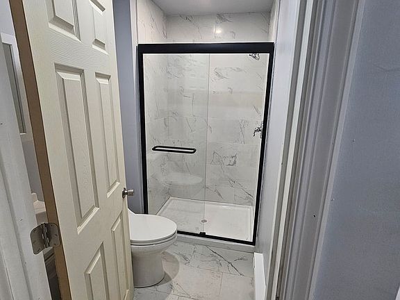 3rd image of 427-429 W Queen Ln #429-3