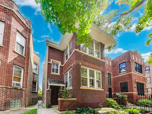 2nd image of 3619 N Claremont Ave #1