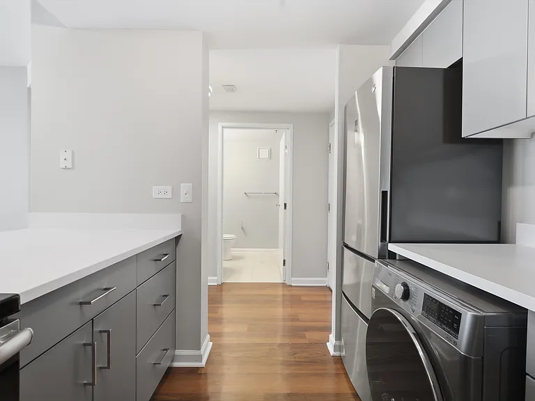 Evanston Place — Photo 74