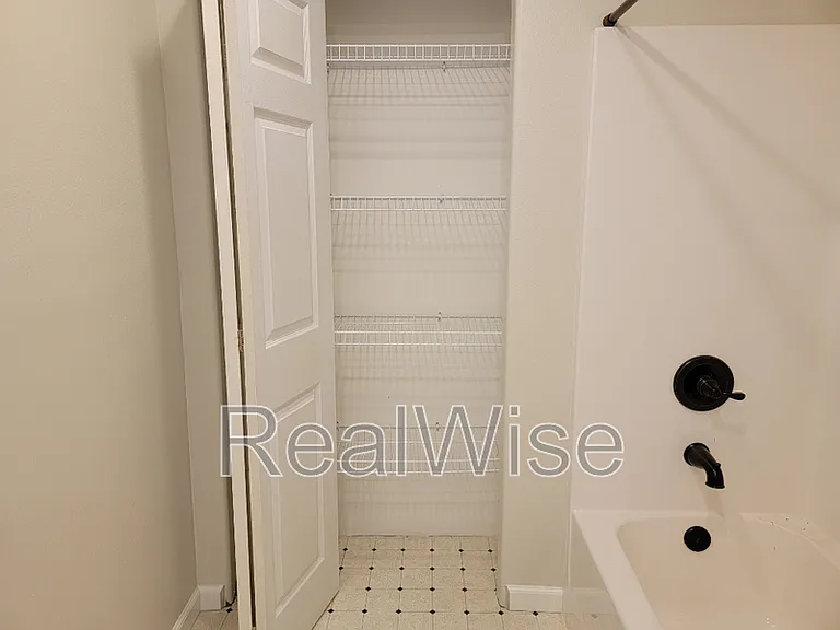 344 W Selmar Ct — Photo 20