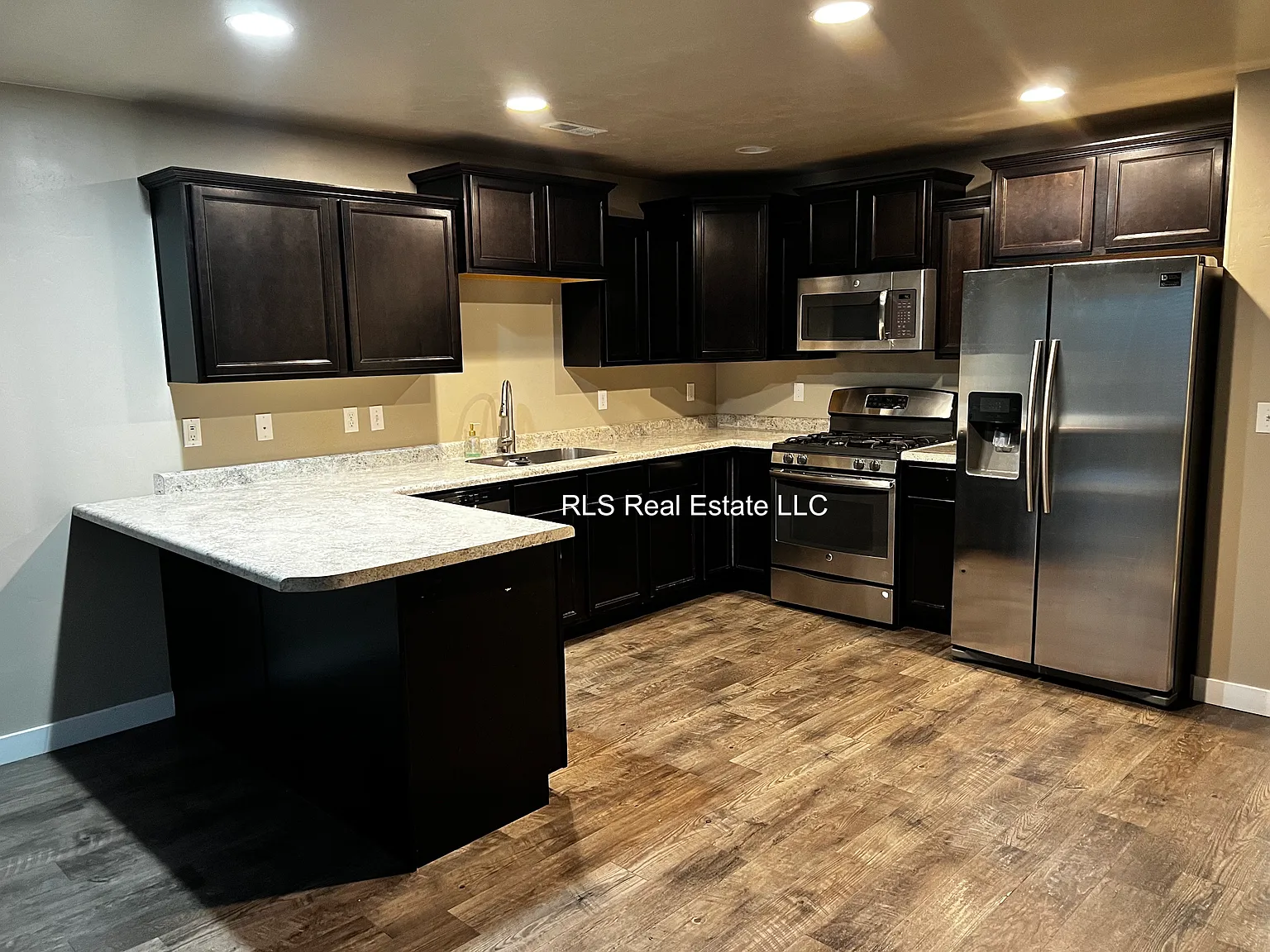 3 bed, 2.5 bath, 1420 sqft, $575 — Photo 3